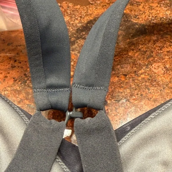 NWOT Elegant Black Sports Bra - Picture 7 of 8